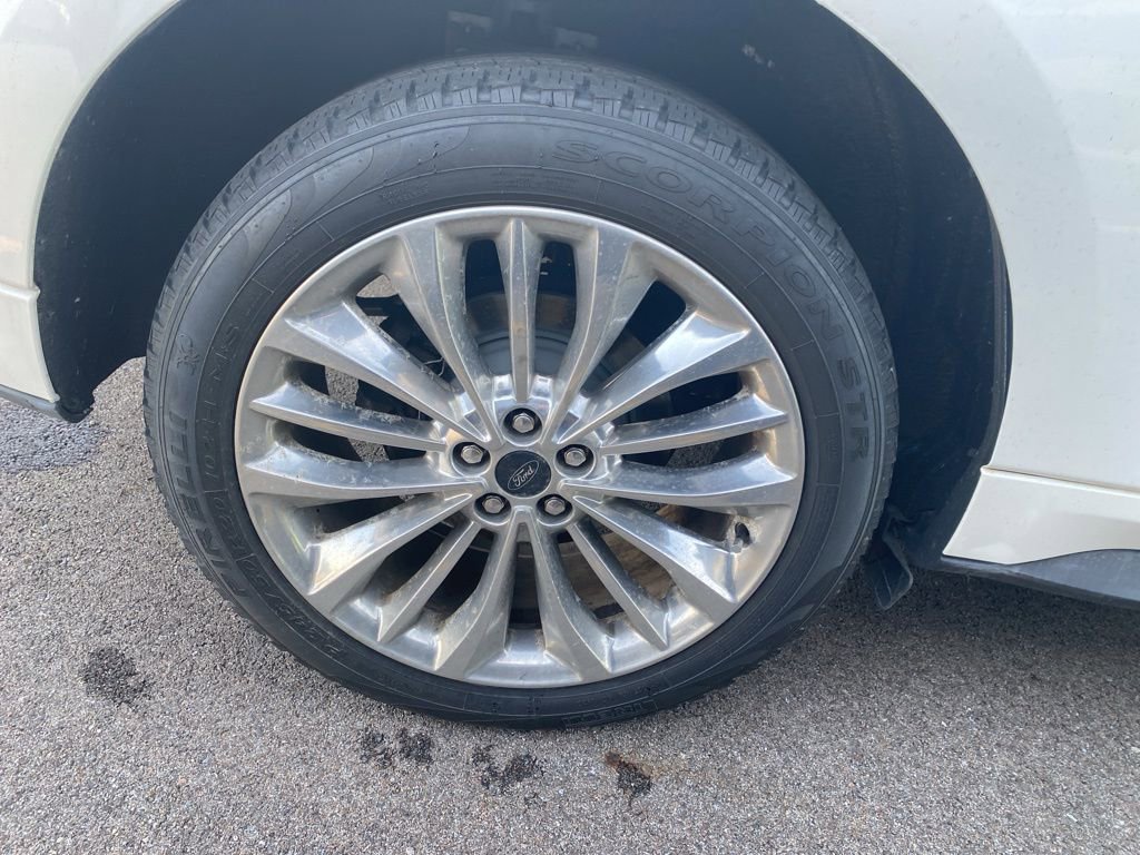 Used 2020 Ford Edge Titanium w/ Equipment Group 301A AWD/4WD image 6