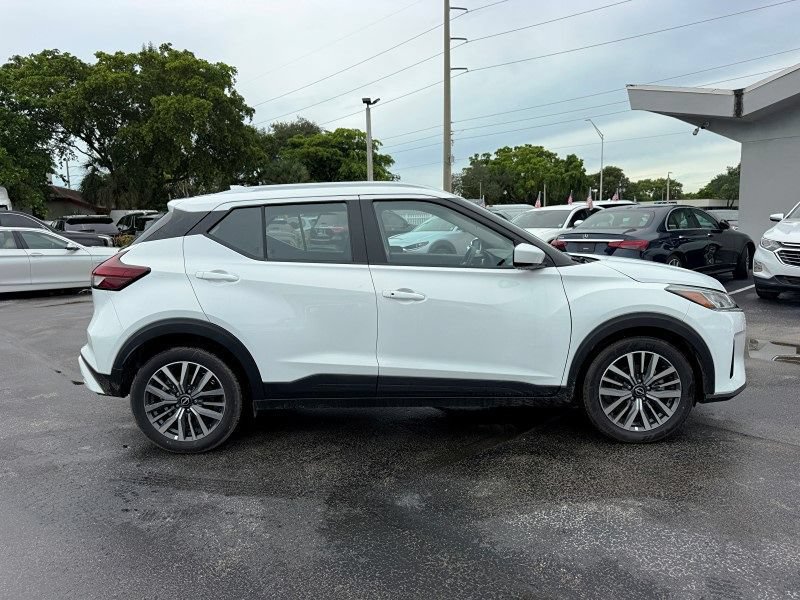 Used 2024 Nissan Kicks SV FWD image 4