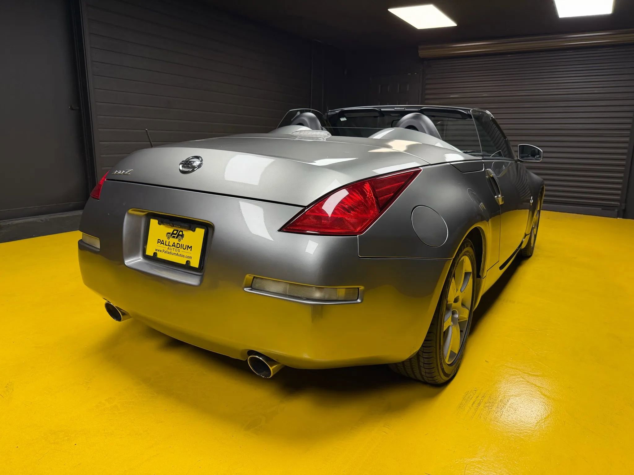 Used 2004 Nissan 350Z Touring image 6