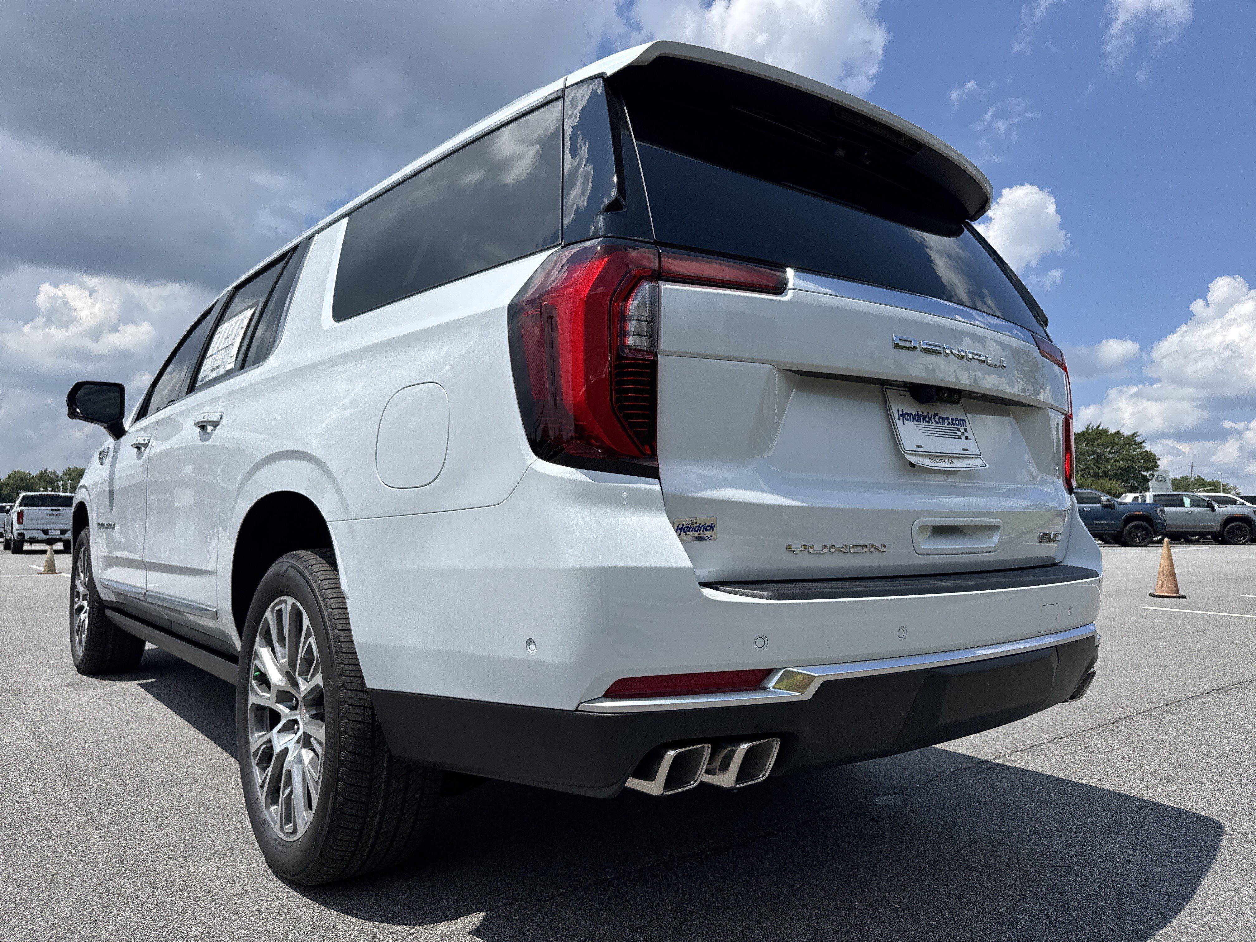 New 2026 GMC Yukon XL Denali w/ Denali Reserve Package RWD image 8