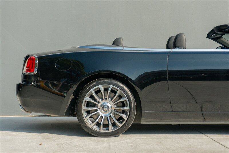 Used 2018 Rolls-Royce Dawn image 35