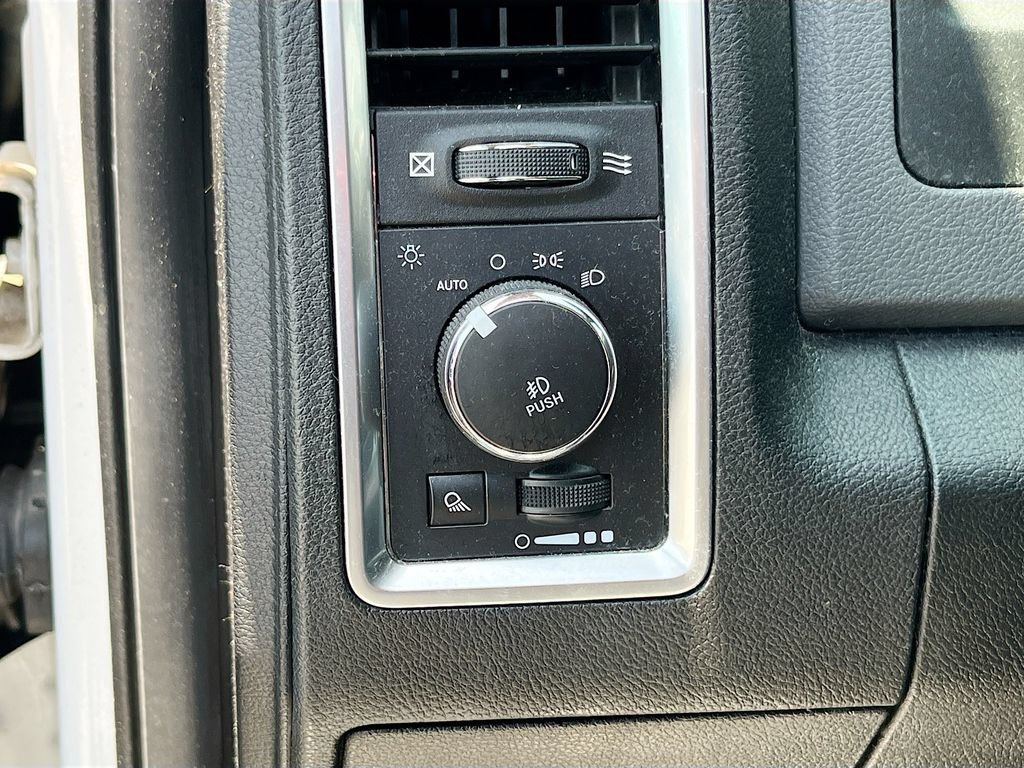 Used 2018 RAM 1500 Big Horn RWD image 10