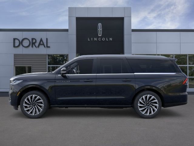 New 2025 Lincoln Navigator L Black Label AWD/4WD image 3