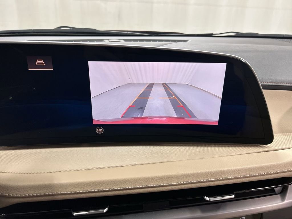 Used 2024 Cadillac XT4 Luxury w/ Cold Weather Package image 15