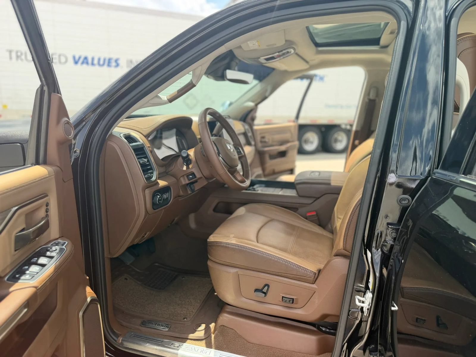 Used 2023 RAM 3500 Limited AWD/4WD image 21