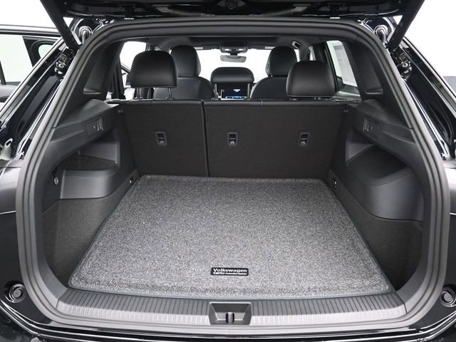 New 2026 Volkswagen Tiguan SE R-Line image 12