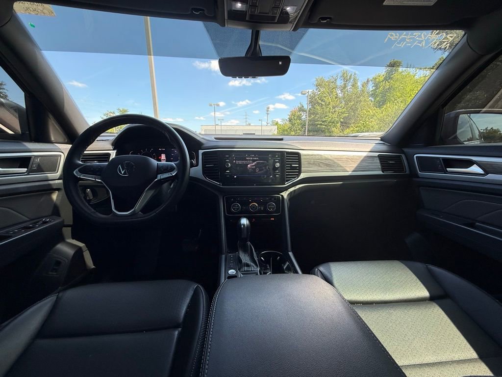 Certified 2023 Volkswagen Atlas Cross Sport SE w/ Black Wheel Package image 17