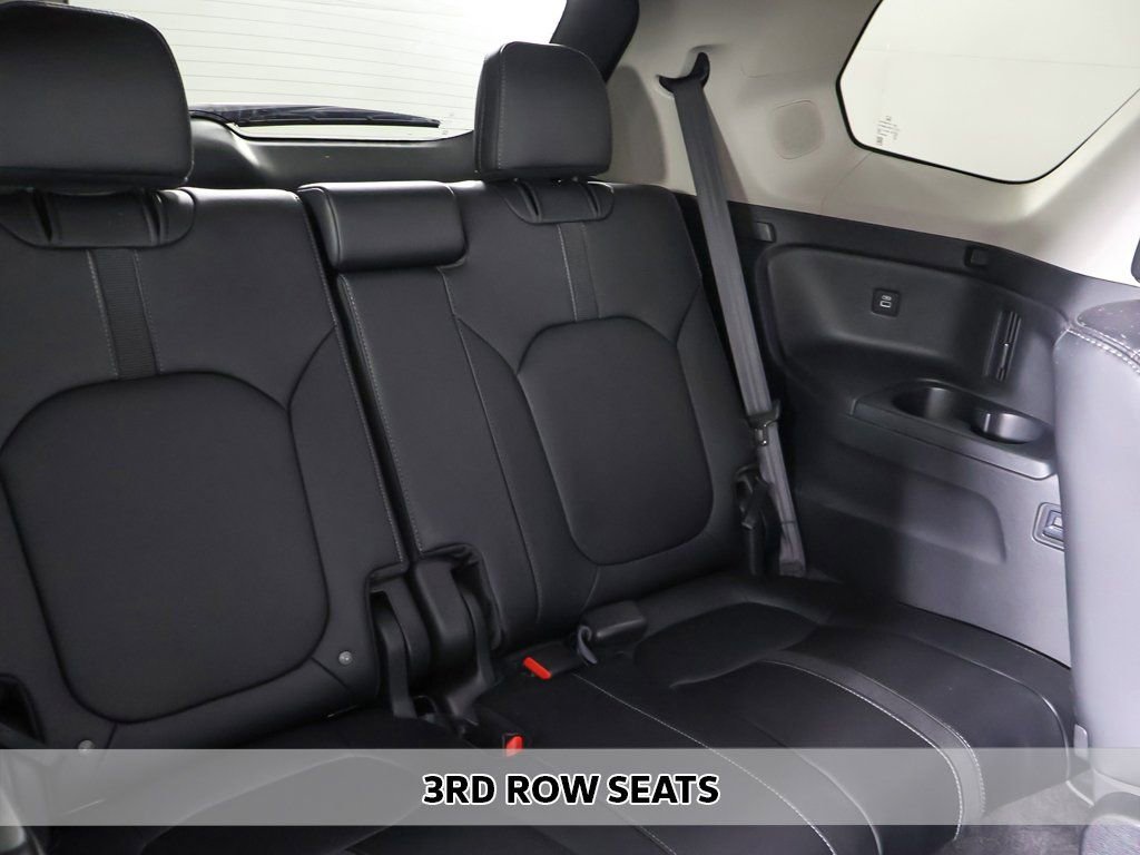 Used 2023 Honda Pilot Touring image 9