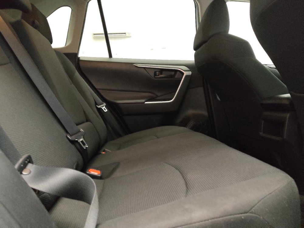 Used 2020 Toyota RAV4 LE AWD/4WD image 19