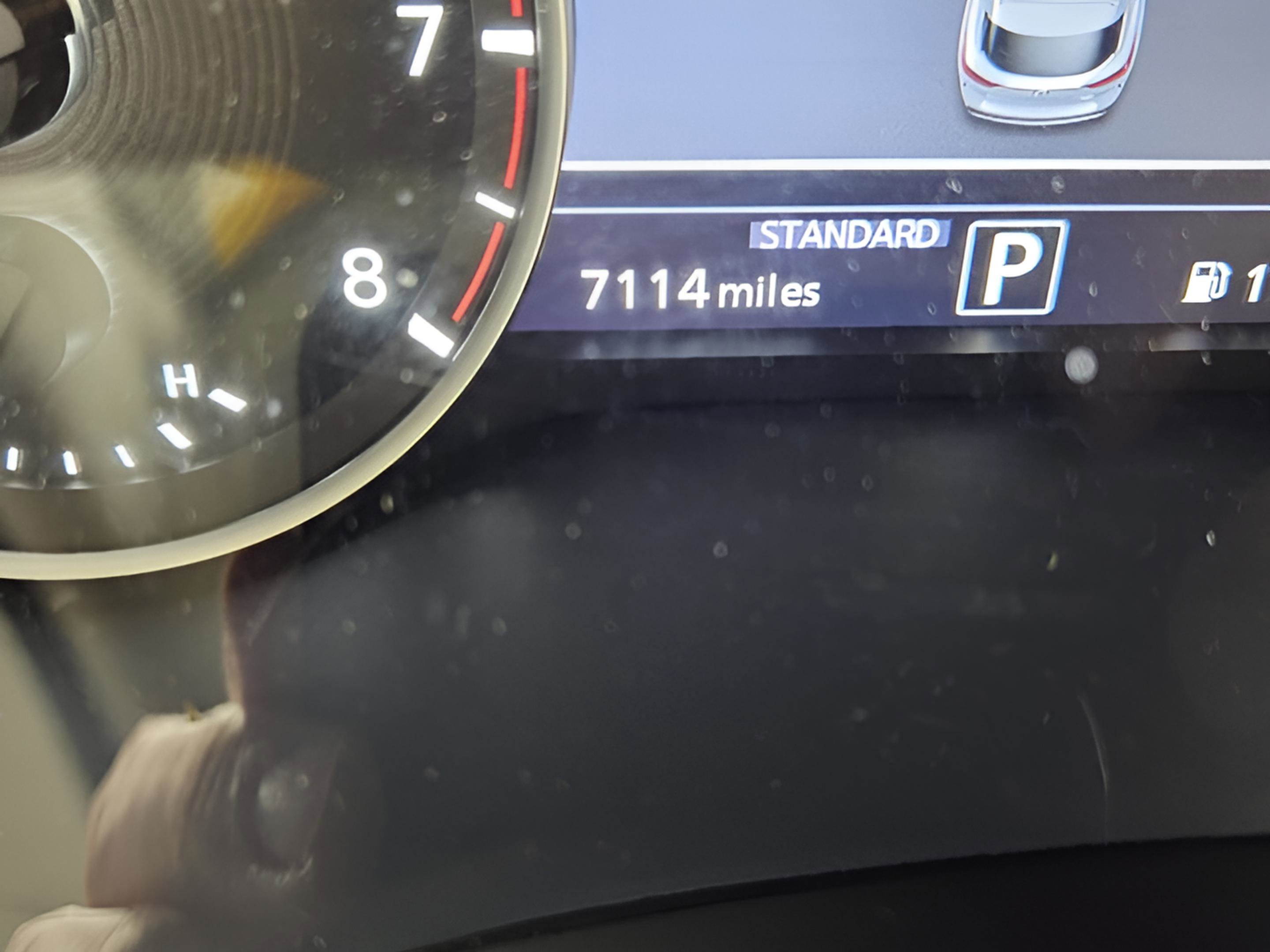 Certified 2025 INFINITI QX50 Luxe w/ Accent Package image 24