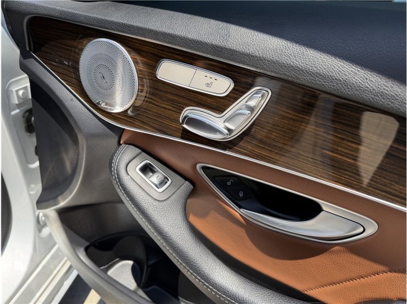 Used 2019 Mercedes-Benz C 300 Sedan image 35