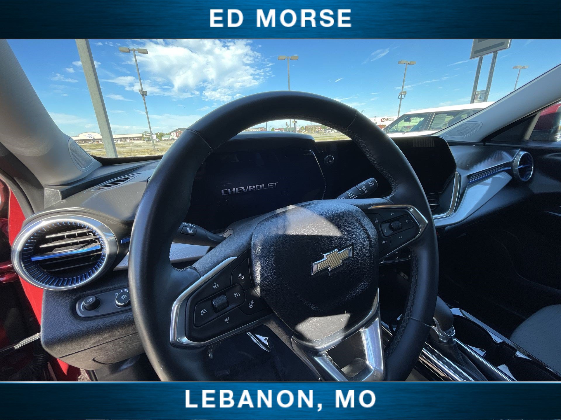 Certified 2025 Chevrolet Trax LT w/ LT Convenience Package FWD image 10