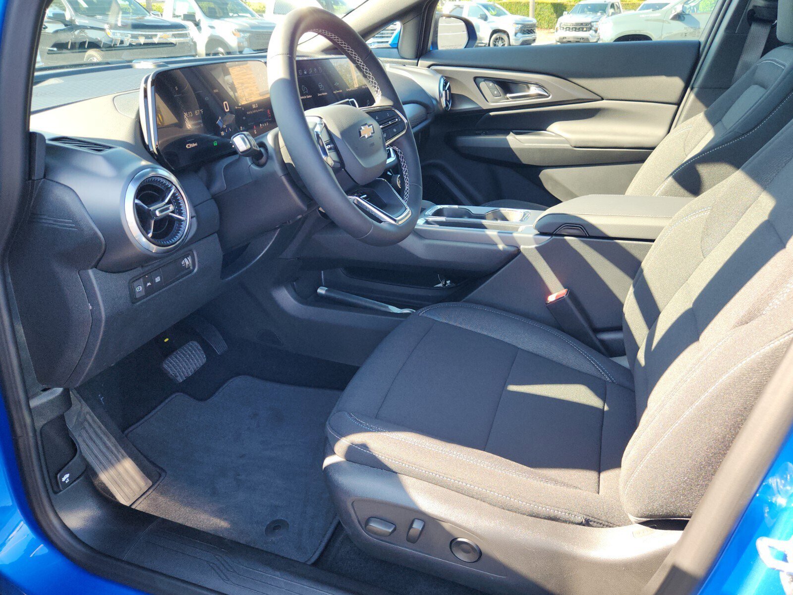 New 2026 Chevrolet Equinox EV LT image 6