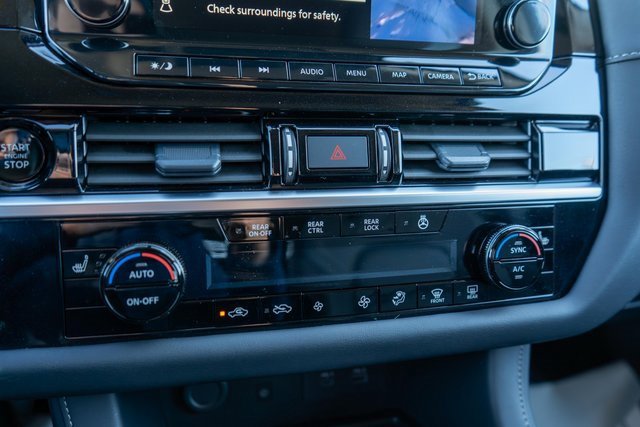 Certified 2025 Nissan Pathfinder SL image 30