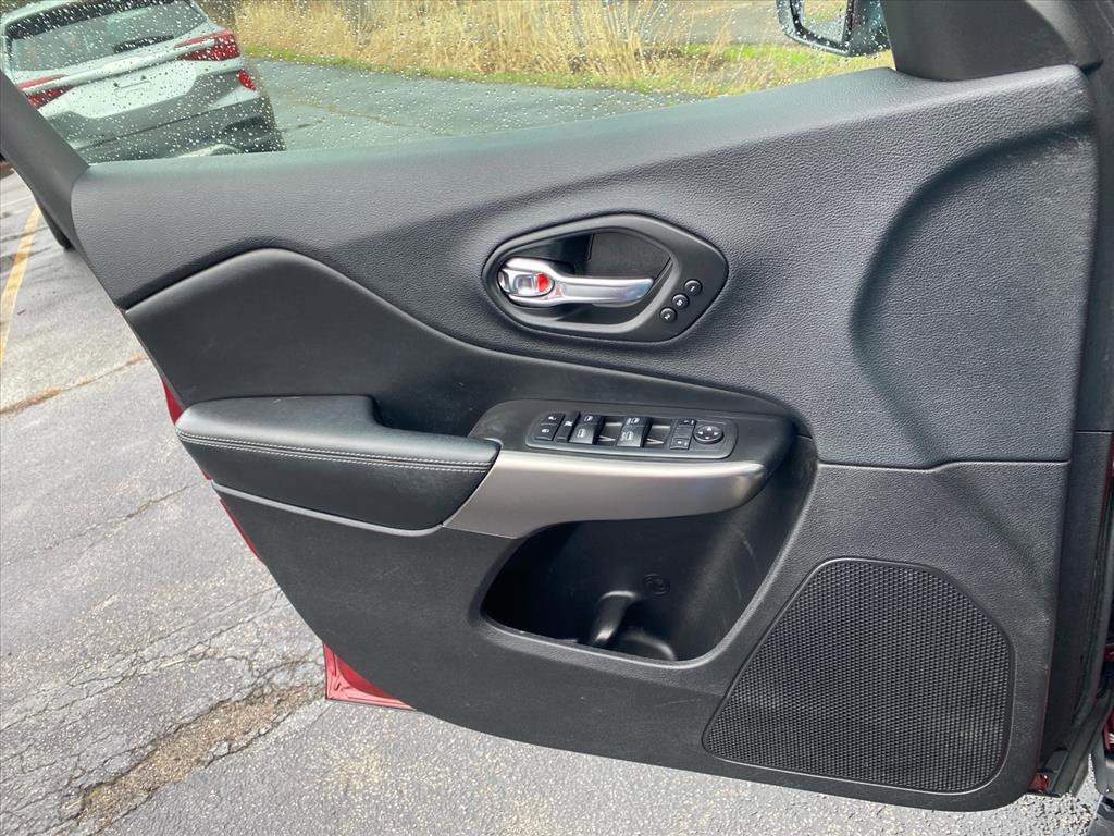 Used 2020 Jeep Cherokee Limited AWD/4WD image 21