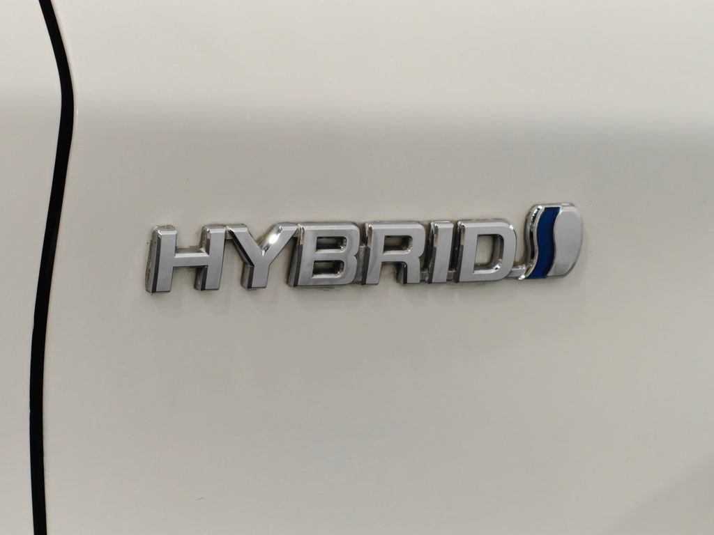 Used 2013 Toyota Prius Two image 32