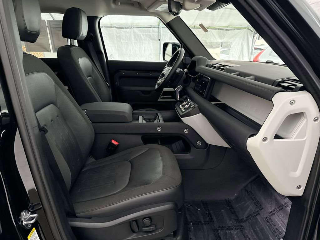 Used 2020 Land Rover Defender 110 SE image 26