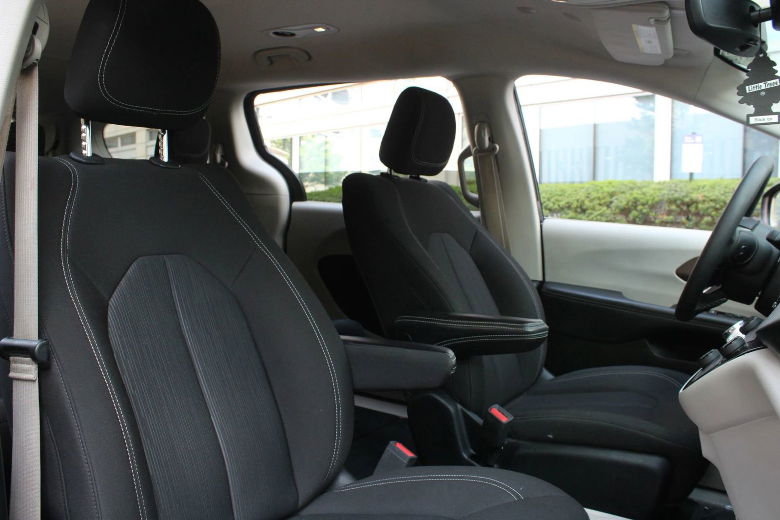 Used 2024 Chrysler Voyager LX FWD image 27