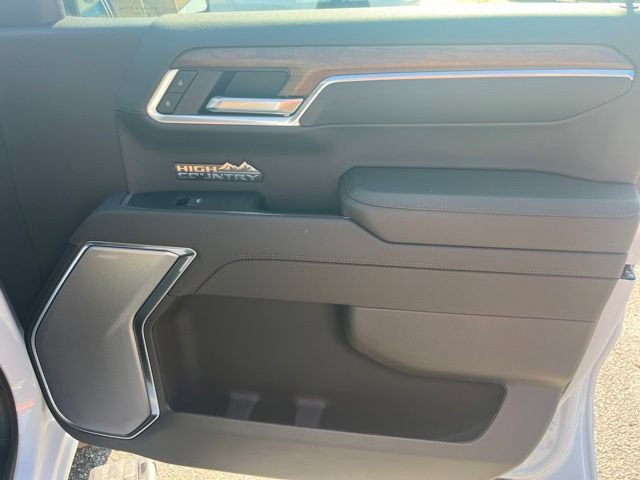 New 2026 Chevrolet Silverado 1500 High Country AWD/4WD image 8