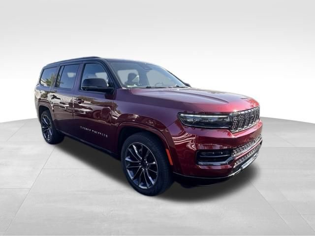 Used 2025 Jeep Grand Wagoneer Series III w/ Rear Seat Video Group 1 AWD/4WD image 9