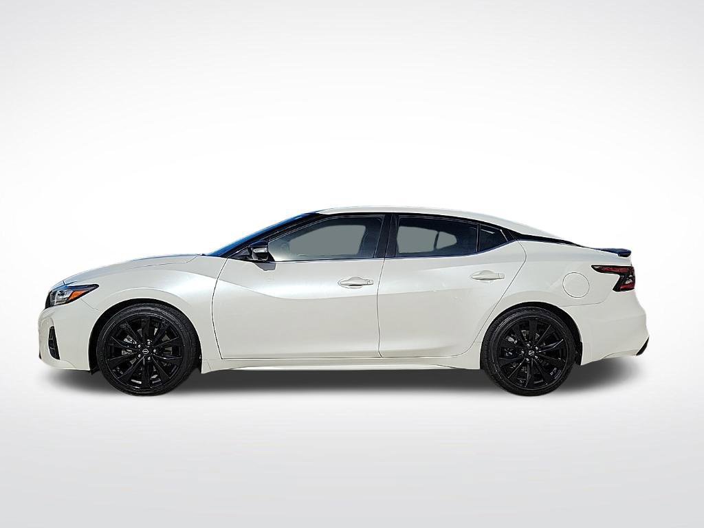 Used 2023 Nissan Maxima SR w/ Sport Mat Group FWD image 2