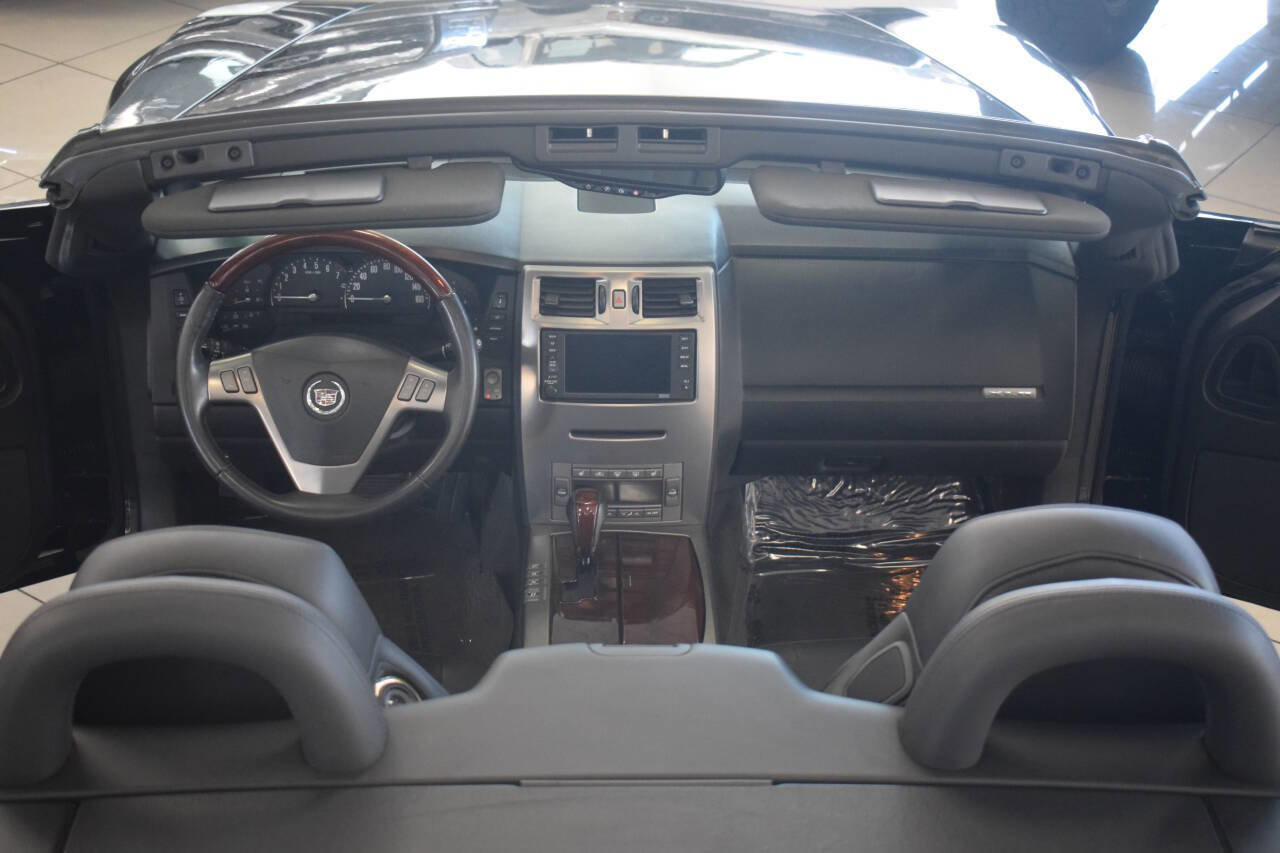 Used 2005 Cadillac XLR Base 2dr Roadster image 74