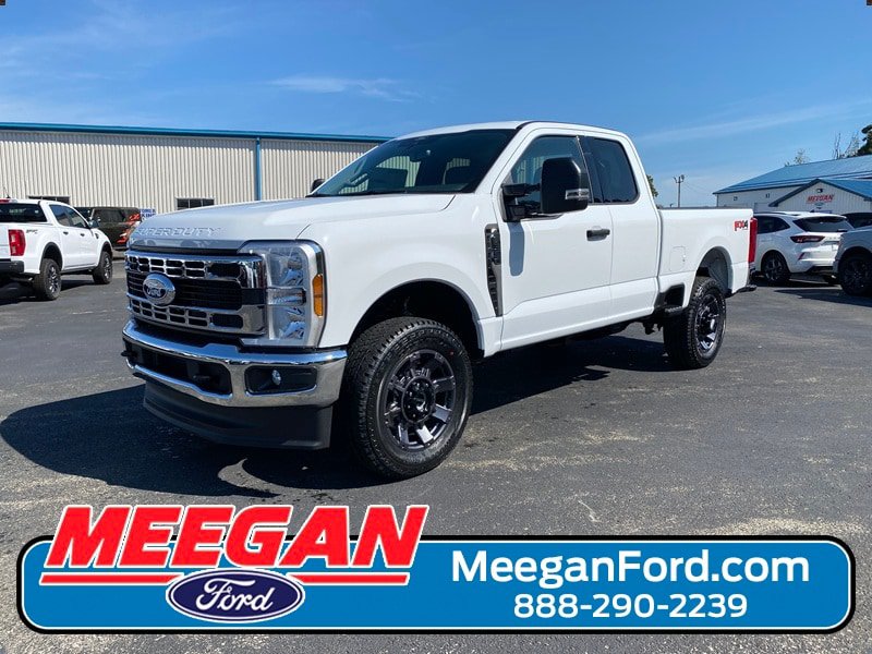 New 2027 Ford F350 XLT w/ FX4 Off-Road Package