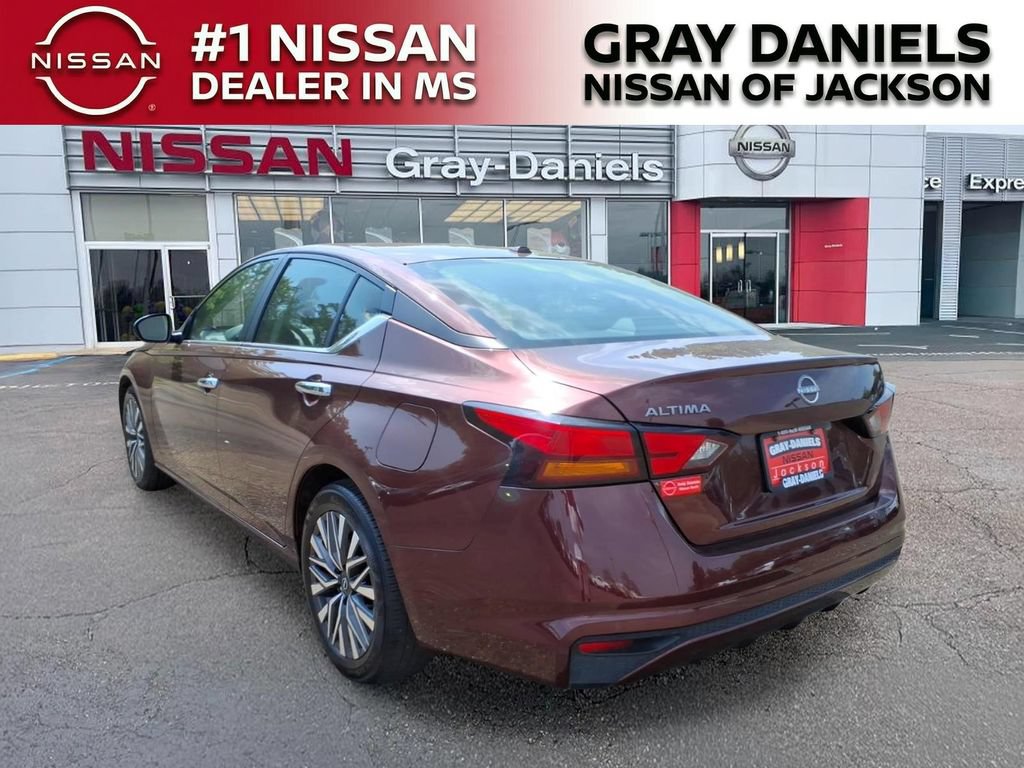 Used 2025 Nissan Altima 2.5 SV FWD image 5