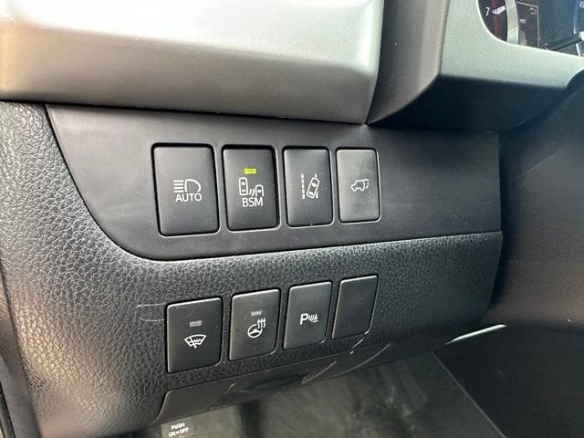 Used 2016 Toyota Highlander Limited Platinum w/ Four Season Floor Mat Package AWD/4WD image 23