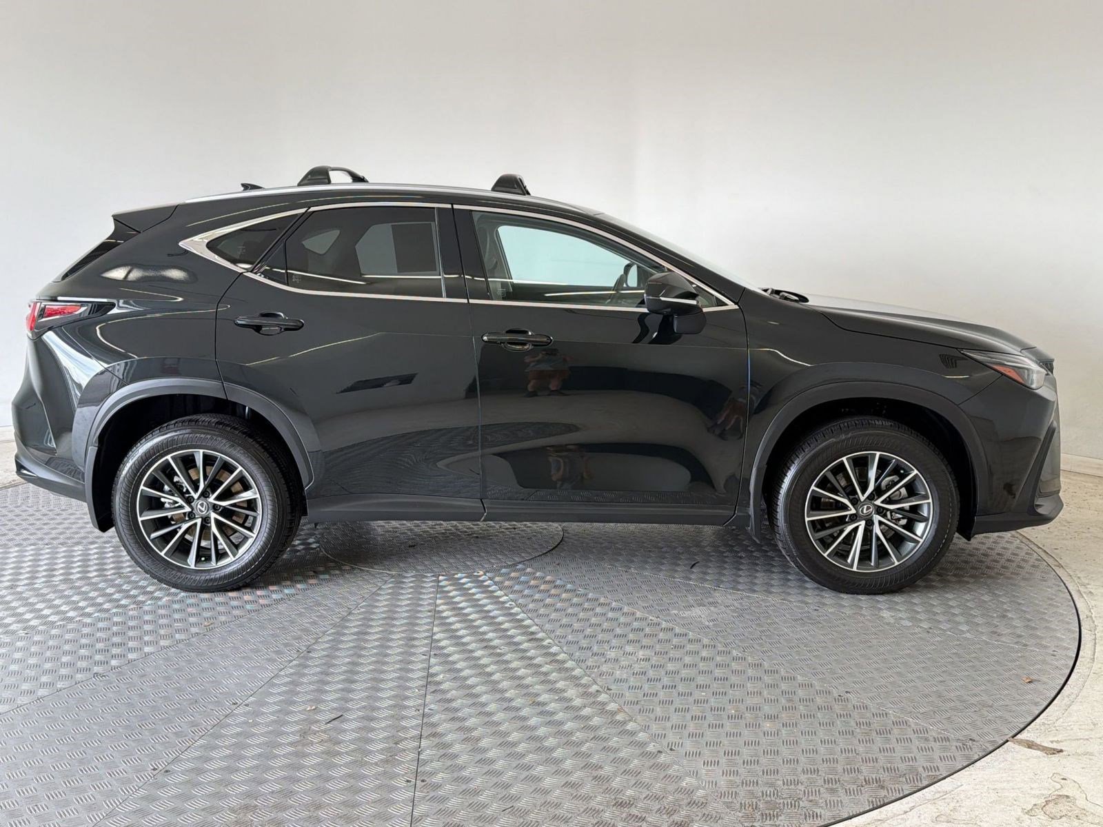 Used 2024 Lexus NX 350h AWD w/ Vision Package image 8