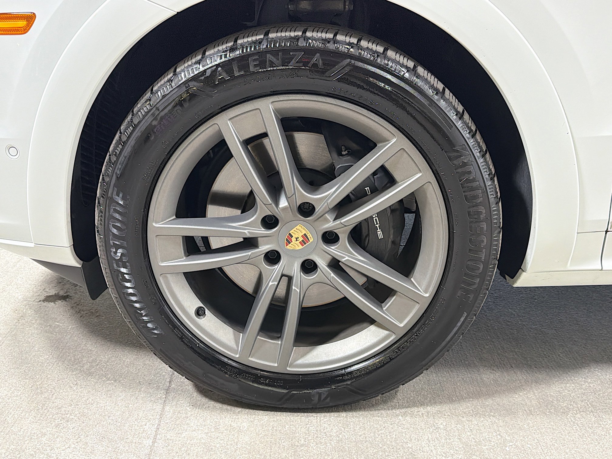 Used 2025 Porsche Cayenne image 42