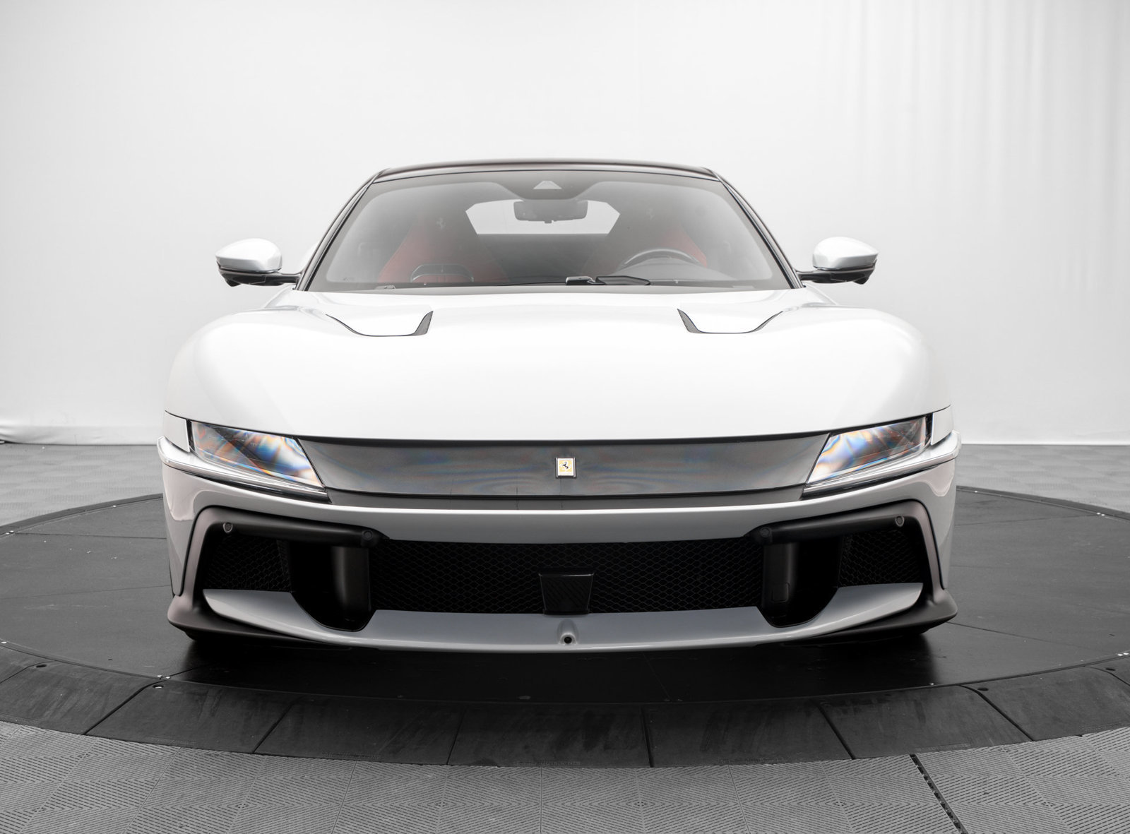 Used 2025 Ferrari 12Cilindri RWD image 2
