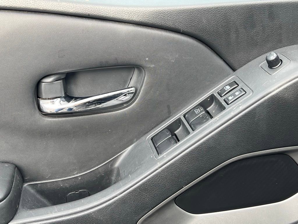 Used 2023 Nissan Frontier SV image 29