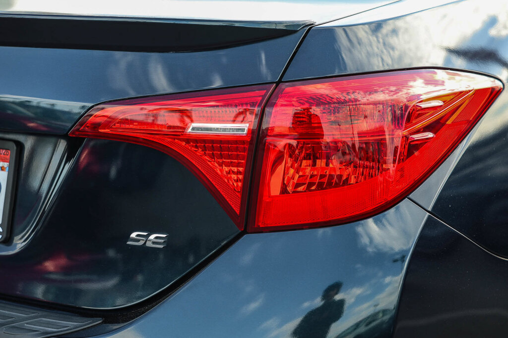 Certified 2019 Toyota Corolla SE FWD image 23