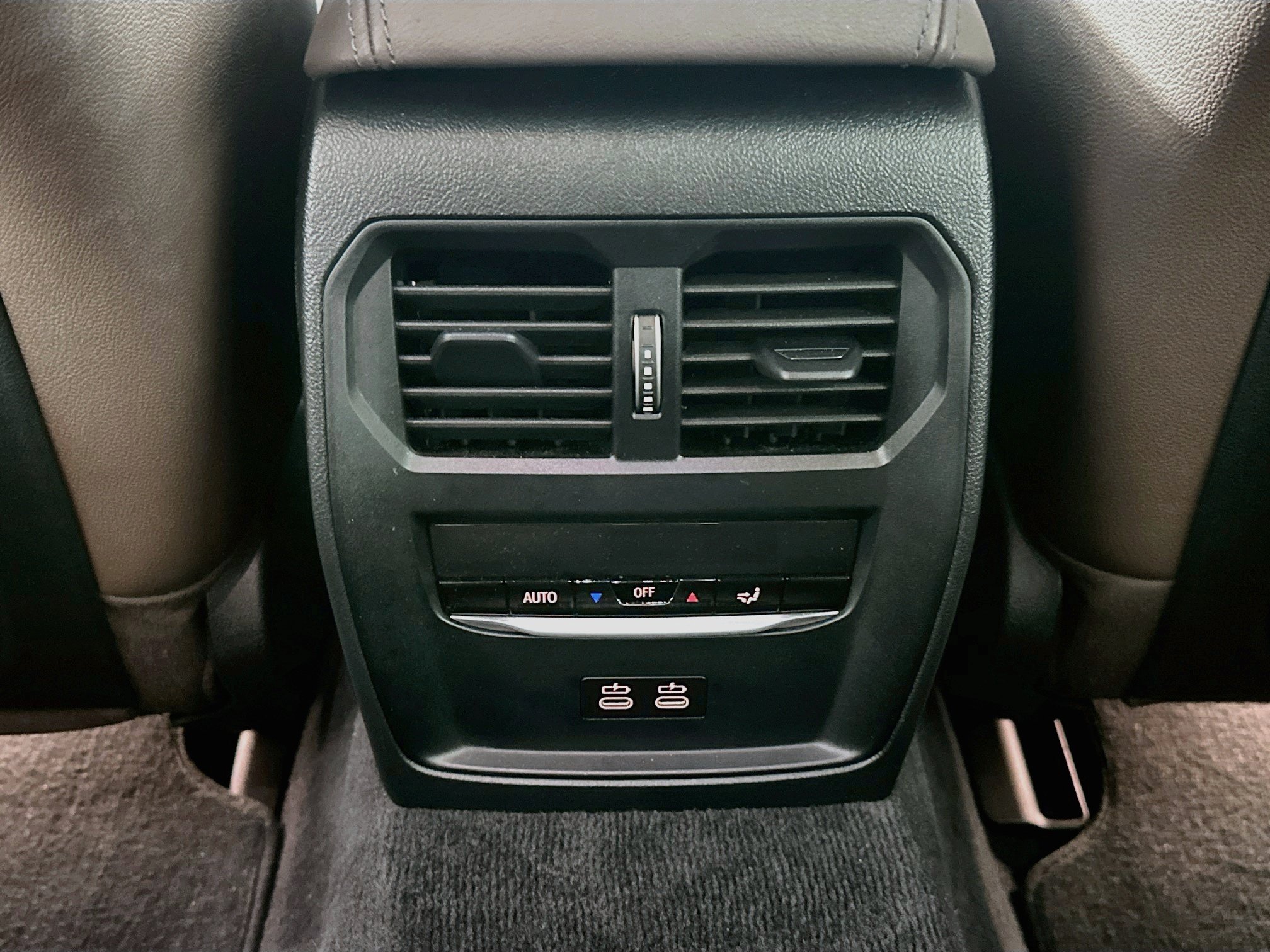 Used 2023 BMW i4 eDrive40 w/ M Sport Package RWD image 28