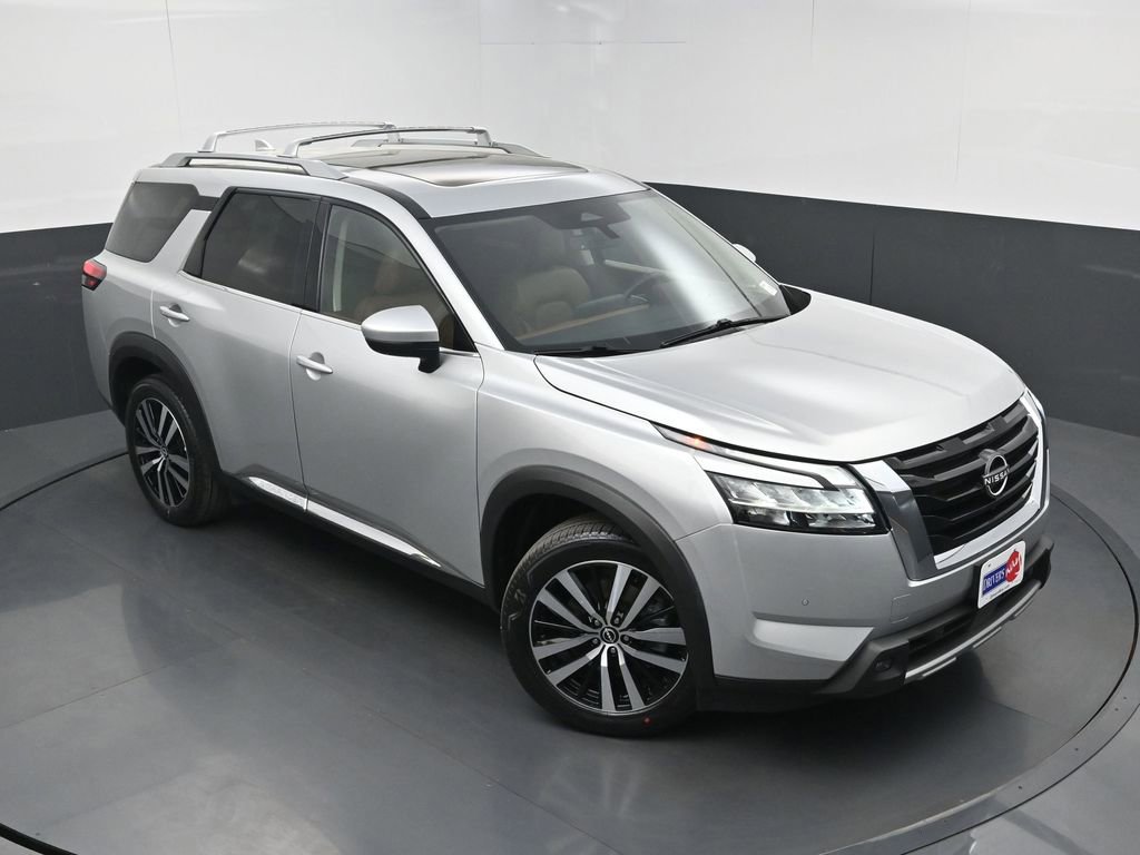 Used 2023 Nissan Pathfinder Platinum image 37