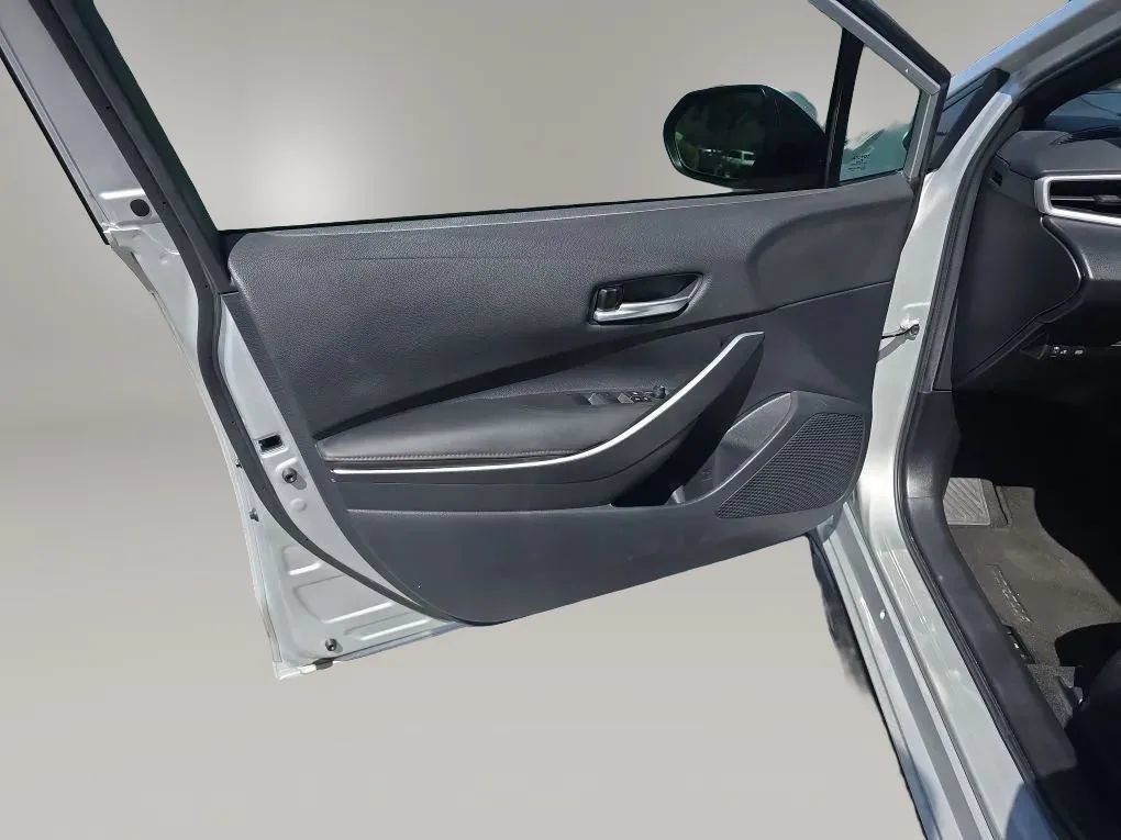 Used 2025 Toyota Corolla SE FWD image 37