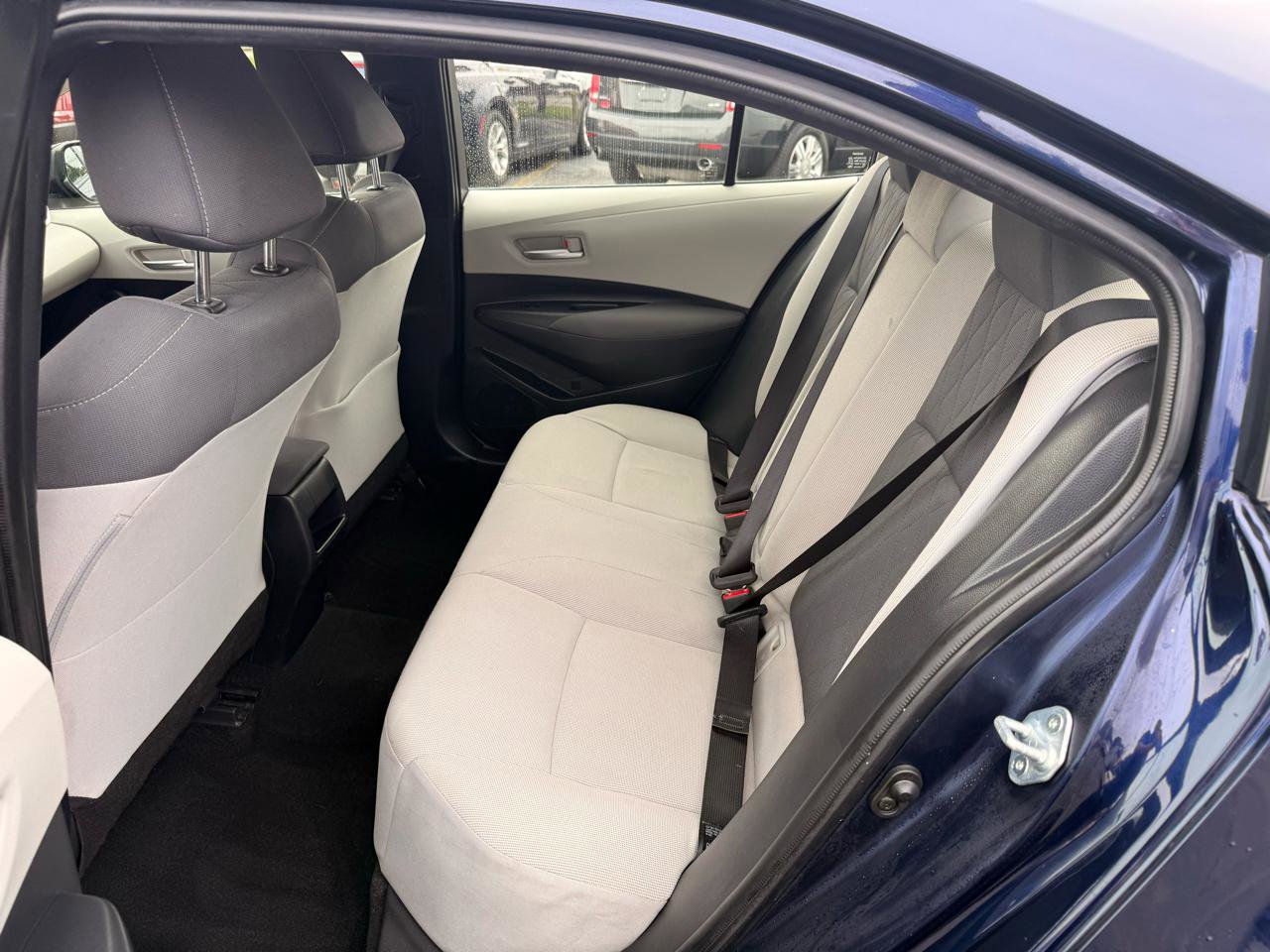 Used 2020 Toyota Corolla LE FWD image 11