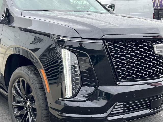 Used 2026 Cadillac Escalade ESV Sport w/ LPO, ONYX Package AWD/4WD image 12