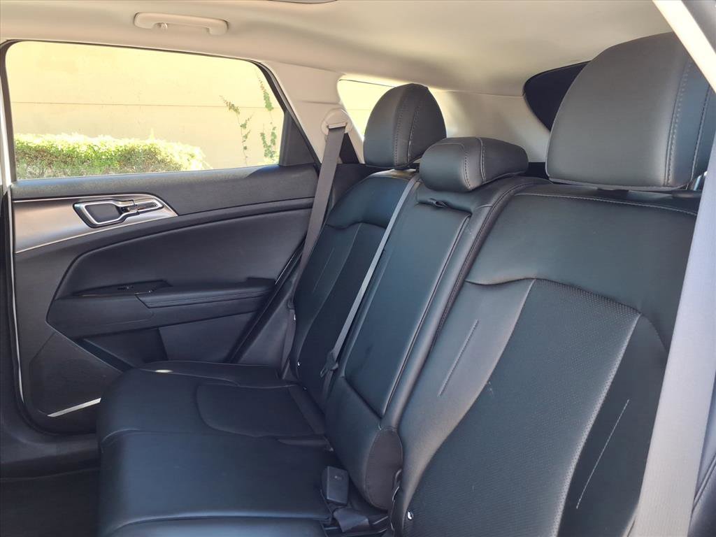 Used 2024 Kia Sportage SX image 18