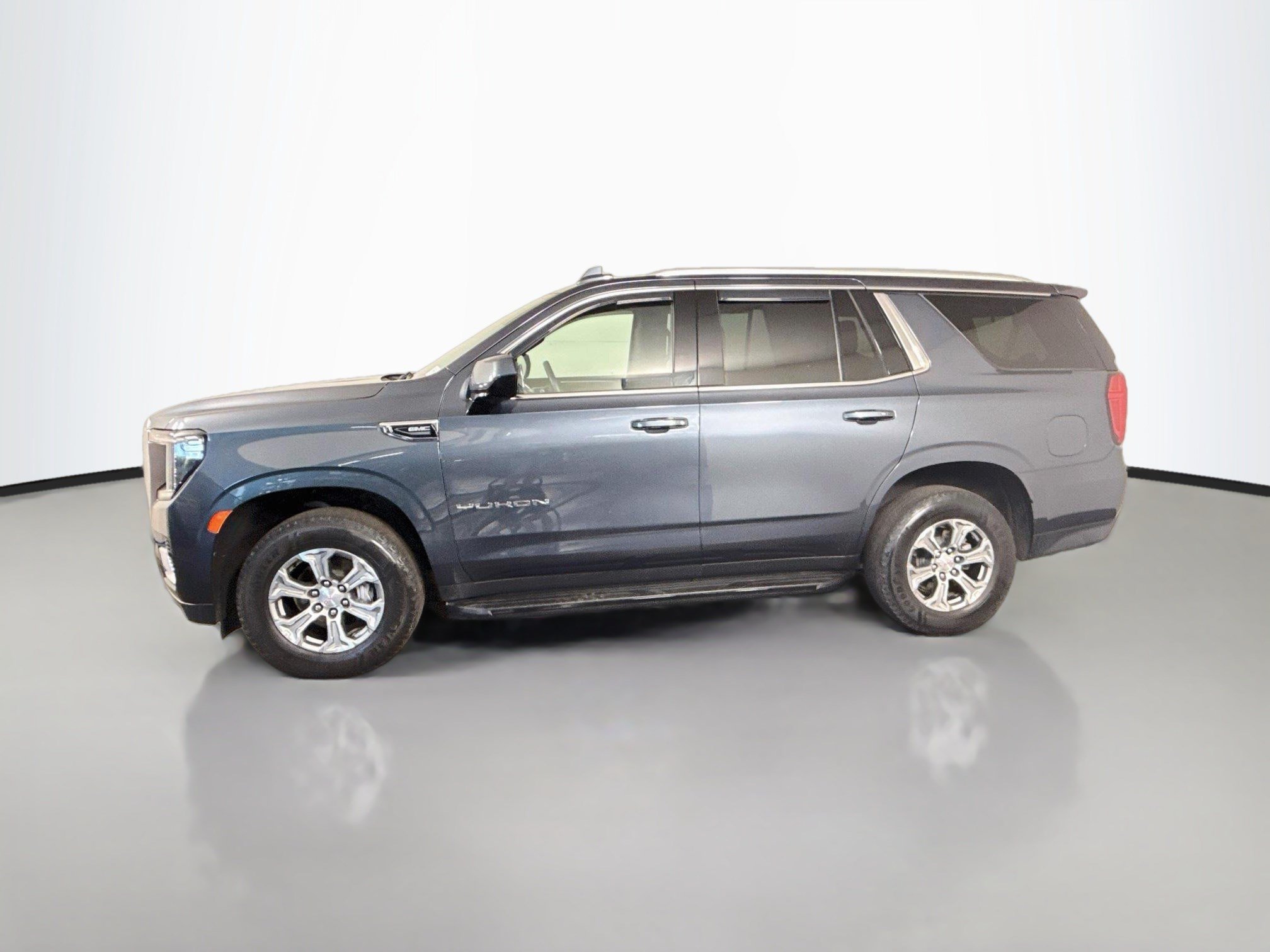 Used 2021 GMC Yukon SLE RWD image 6