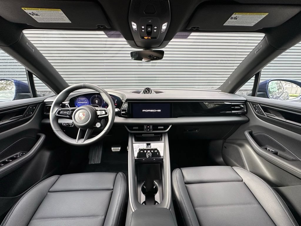 Used 2026 Porsche Macan Electric RWD image 6