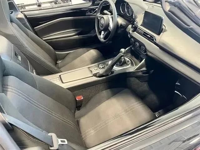 Used 2021 MAZDA MX-5 Miata RF Club RWD image 10