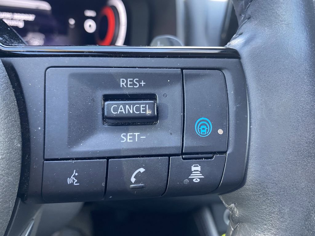 Used 2022 Nissan Rogue Platinum w/ Head-Up Display Package FWD image 10