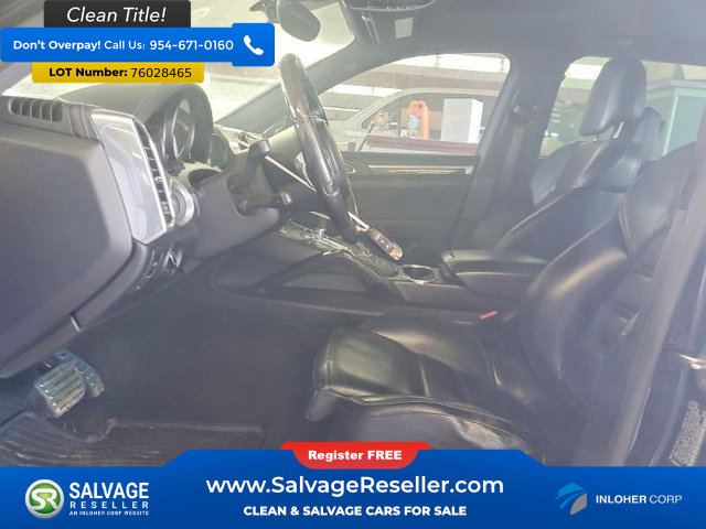 Used 2014 Porsche Cayenne Turbo image 9