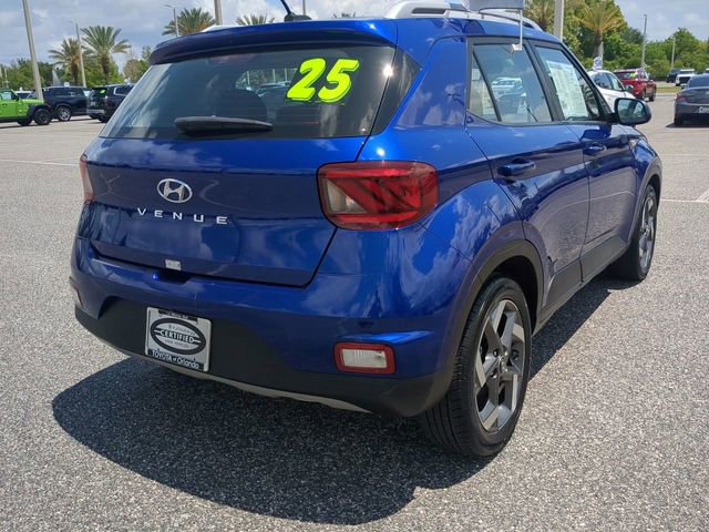 Used 2025 Hyundai Venue SEL FWD image 4