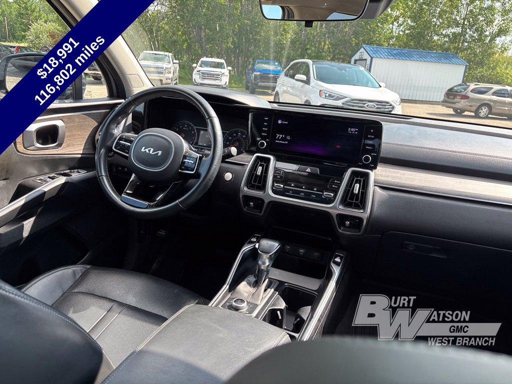 Used 2022 Kia Sorento S w/ Panoramic Sunroof Package AWD/4WD image 17