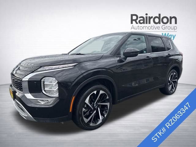 Used 2024 Mitsubishi Outlander SE image 3