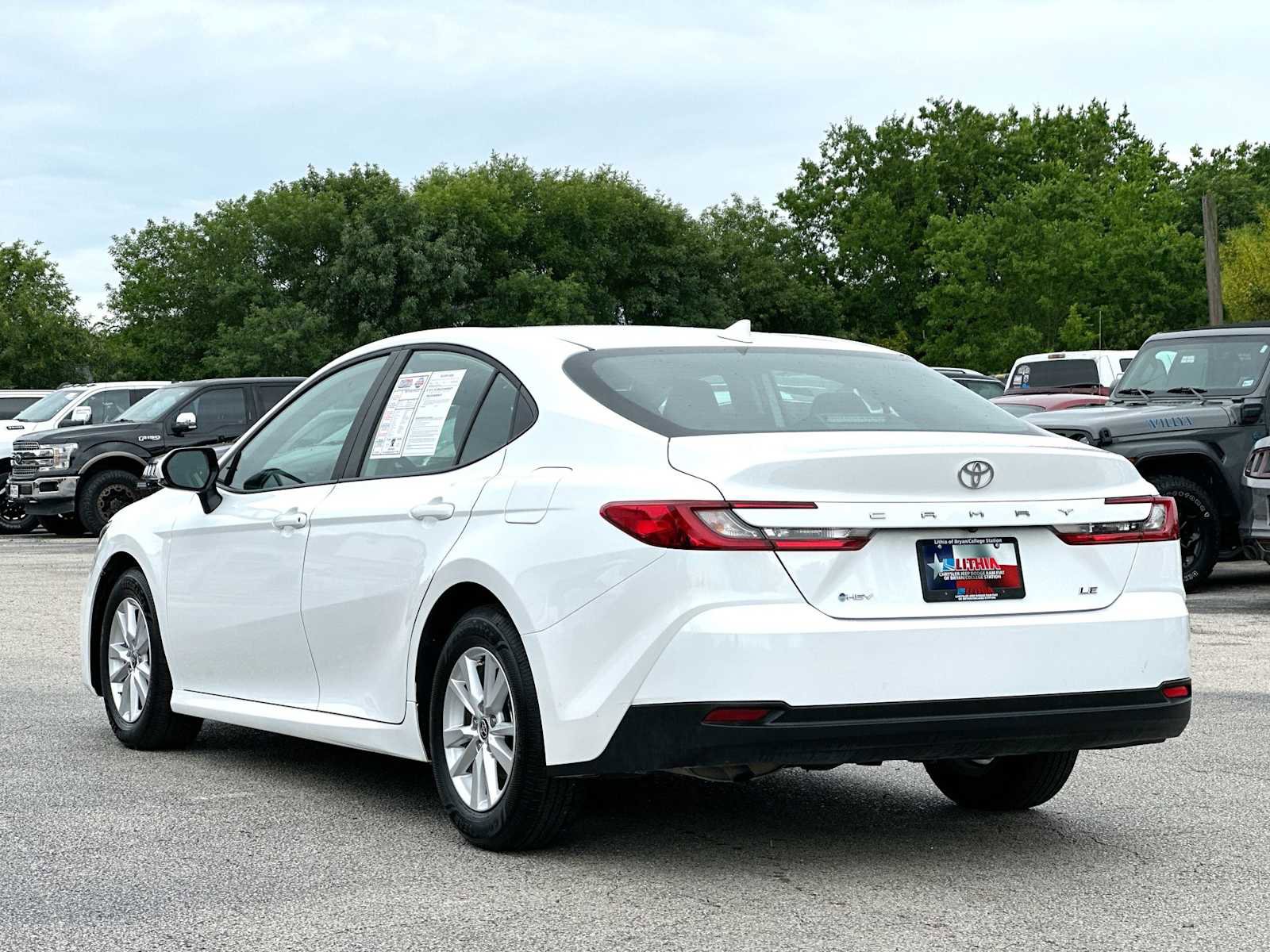 Used 2025 Toyota Camry LE image 13
