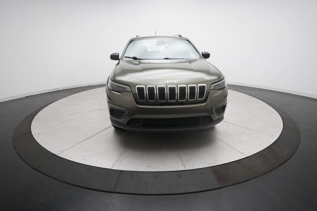 Used 2019 Jeep Cherokee Sport w/ Cold Weather Group image 11